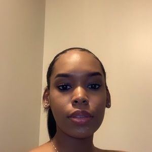 Meet your Posher, Anisa